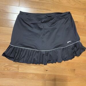 Slazenger Black Pleated Skirt. Size Large. Golf.